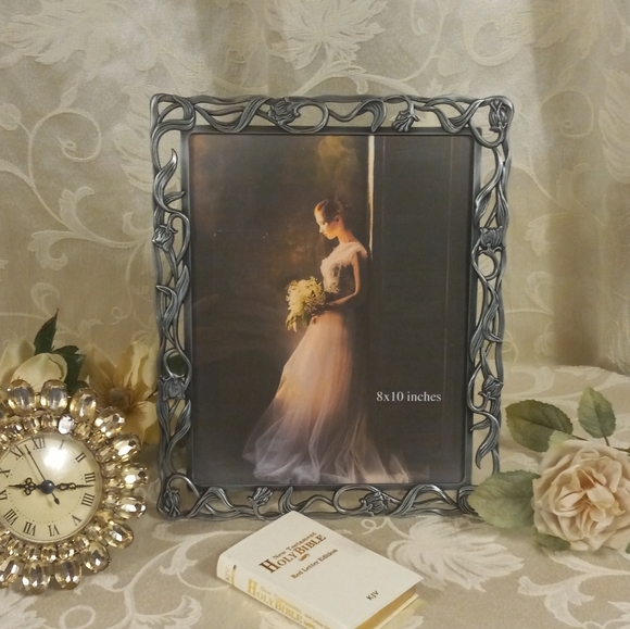 Ashleigh Manor Other - Ashleigh Manor Floral Tulip Motif Pewter Picture Frame | Silver | Metal | 8x10"